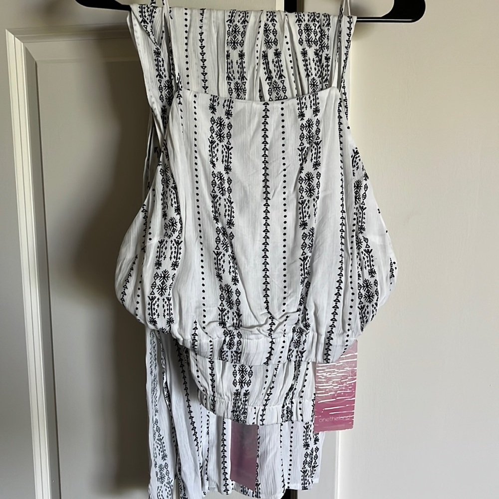Fun summer set. Tank top and pants. Brand new!